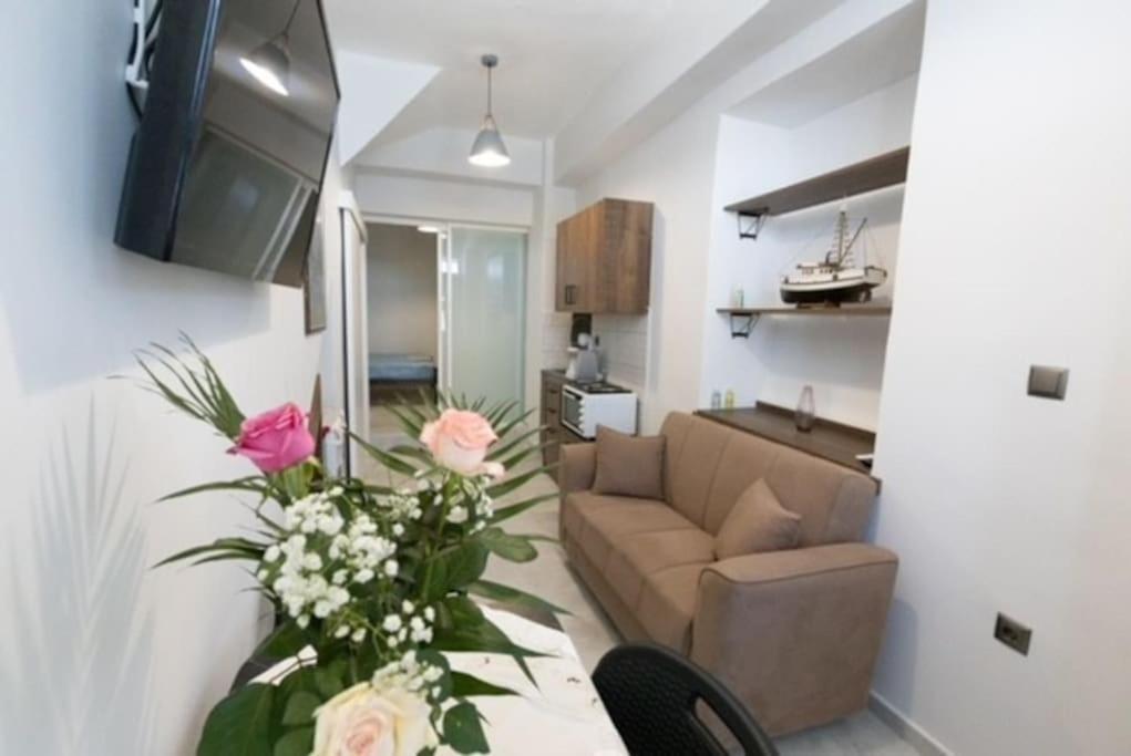 Aigli Guest House Gythio Extérieur photo